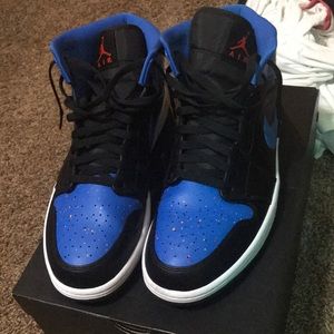 Air Jordan Retro 1 used with box good condition!!